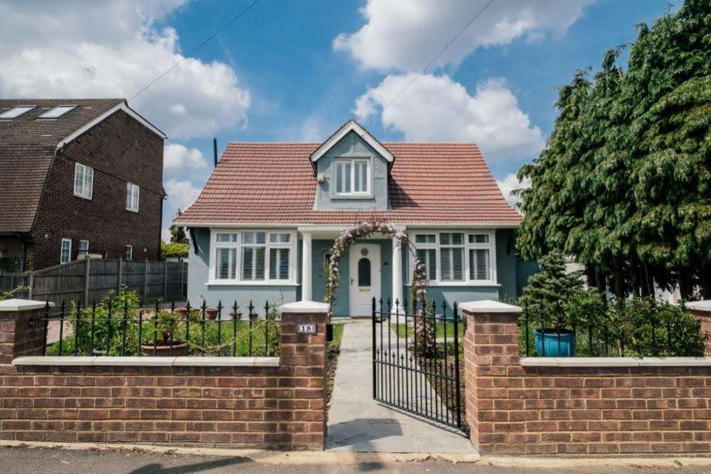 ホテル Katolondonhaus ミッチャム エクステリア 写真