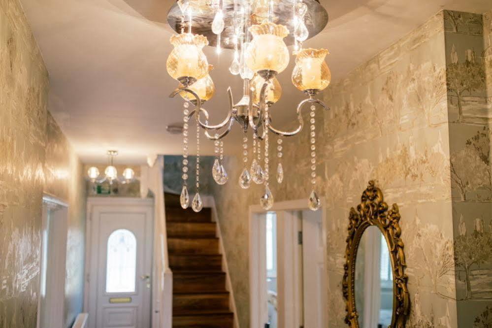 ホテル Katolondonhaus ミッチャム エクステリア 写真