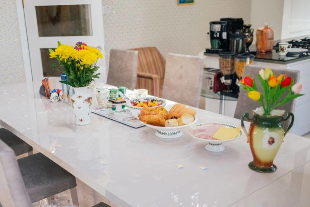 ホテル Katolondonhaus ミッチャム エクステリア 写真
